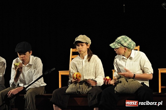 Zdjęcie w galerii na portalu naszraciborz.pl: Koncert laureatów VIII Powiatowego Festiwalu Twórczości Artystycznej  wiadomości z regionu