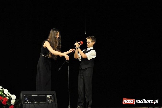 Zdjęcie w galerii na portalu naszraciborz.pl: Koncert laureatów VIII Powiatowego Festiwalu Twórczości Artystycznej  wiadomości z regionu