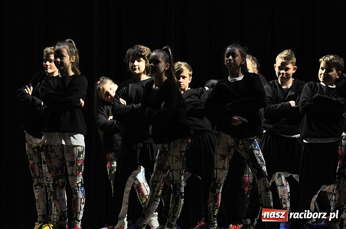 Zdjęcie w galerii na portalu naszraciborz.pl: Koncert laureatów VIII Powiatowego Festiwalu Twórczości Artystycznej  wiadomości z regionu