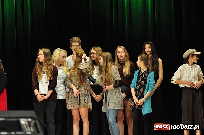 Zdjęcie w galerii na portalu naszraciborz.pl: Koncert laureatów VIII Powiatowego Festiwalu Twórczości Artystycznej  wiadomości z regionu