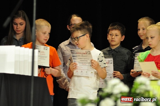 Zdjęcie w galerii na portalu naszraciborz.pl: Koncert laureatów VIII Powiatowego Festiwalu Twórczości Artystycznej  wiadomości z regionu