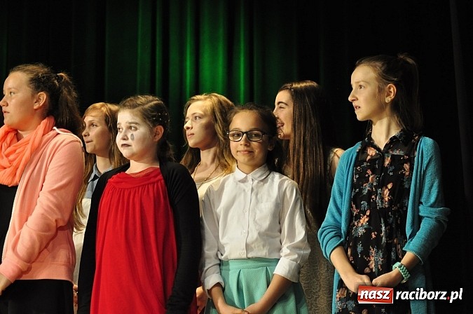 Zdjęcie w galerii na portalu naszraciborz.pl: Koncert laureatów VIII Powiatowego Festiwalu Twórczości Artystycznej  wiadomości z regionu