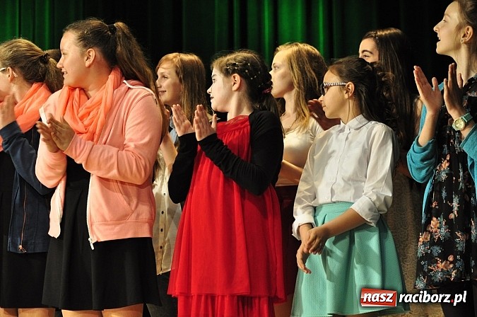 Zdjęcie w galerii na portalu naszraciborz.pl: Koncert laureatów VIII Powiatowego Festiwalu Twórczości Artystycznej  wiadomości z regionu