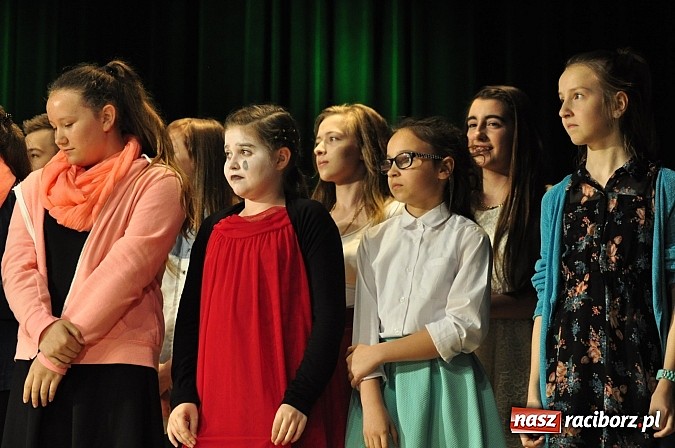 Zdjęcie w galerii na portalu naszraciborz.pl: Koncert laureatów VIII Powiatowego Festiwalu Twórczości Artystycznej  wiadomości z regionu