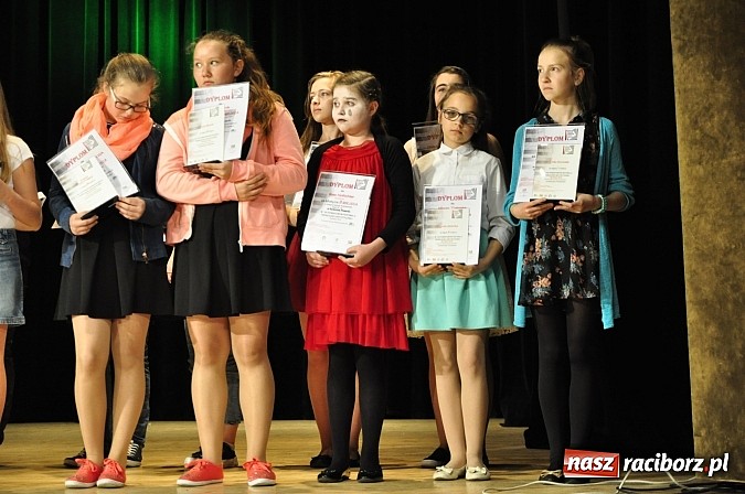 Zdjęcie w galerii na portalu naszraciborz.pl: Koncert laureatów VIII Powiatowego Festiwalu Twórczości Artystycznej  wiadomości z regionu