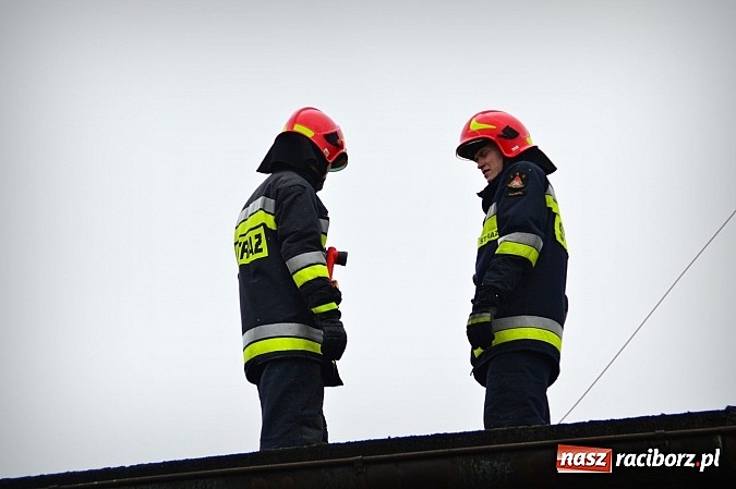 Zdjęcie w galerii na portalu naszraciborz.pl: Zaprószenie ognia na Kościuszki w Raciborzu wiadomości z regionu