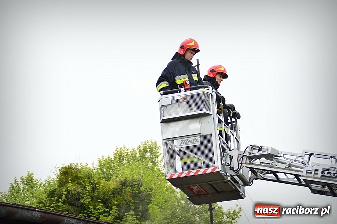 Zdjęcie w galerii na portalu naszraciborz.pl: Zaprószenie ognia na Kościuszki w Raciborzu wiadomości z regionu