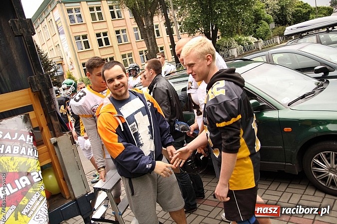 Zdjęcie w galerii na portalu naszraciborz.pl: Juwenalia 2015 - nie było korowodu, był przejazd na zamek wiadomości z regionu