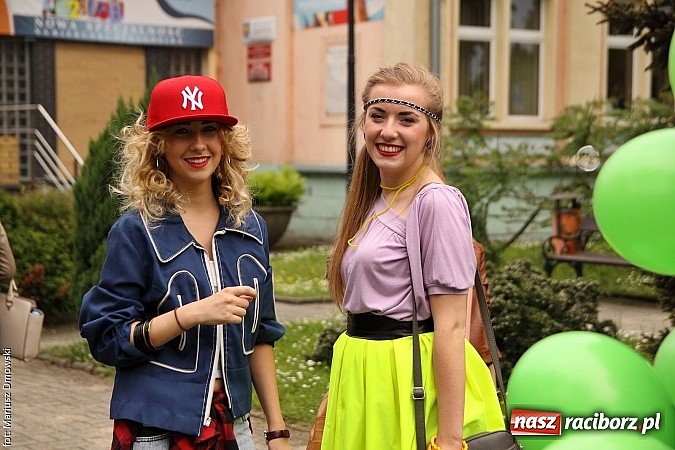 Zdjęcie w galerii na portalu naszraciborz.pl: Juwenalia 2015 - nie było korowodu, był przejazd na zamek wiadomości z regionu