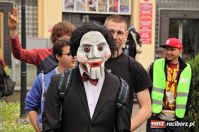 Zdjęcie w galerii na portalu naszraciborz.pl: Juwenalia 2015 - nie było korowodu, był przejazd na zamek wiadomości z regionu