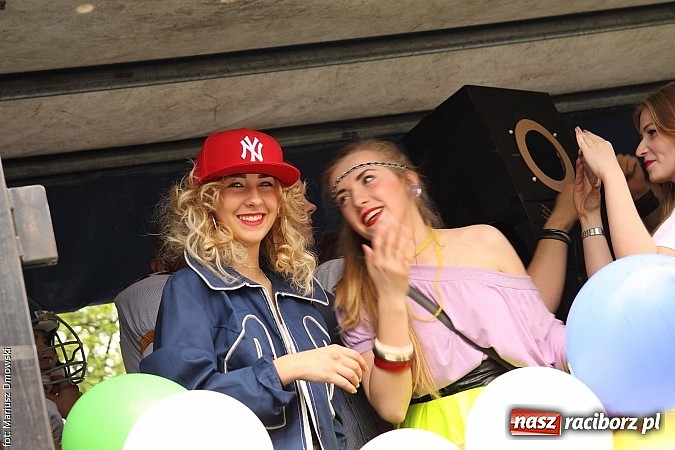 Zdjęcie w galerii na portalu naszraciborz.pl: Juwenalia 2015 - nie było korowodu, był przejazd na zamek wiadomości z regionu