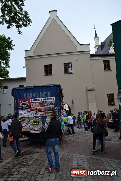 Zdjęcie w galerii na portalu naszraciborz.pl: Juwenalia 2015 - nie było korowodu, był przejazd na zamek wiadomości z regionu