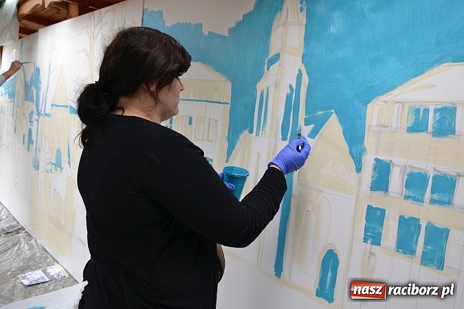 Zdjęcie w galerii na portalu naszraciborz.pl: Juwenalia 2015 - nie było korowodu, był przejazd na zamek wiadomości z regionu