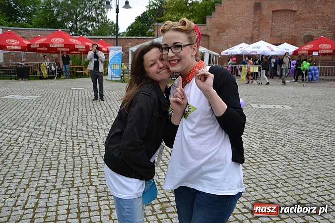 Zdjęcie w galerii na portalu naszraciborz.pl: Juwenalia 2015 - nie było korowodu, był przejazd na zamek wiadomości z regionu