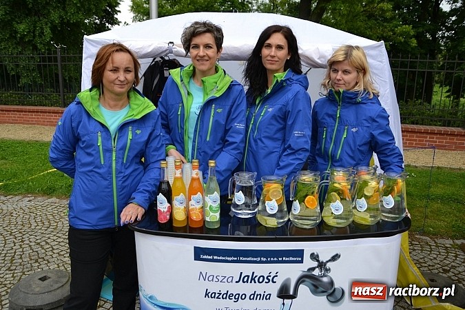 Zdjęcie w galerii na portalu naszraciborz.pl: Juwenalia 2015 - nie było korowodu, był przejazd na zamek wiadomości z regionu