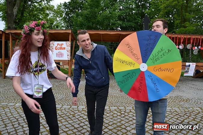 Zdjęcie w galerii na portalu naszraciborz.pl: Juwenalia 2015 - nie było korowodu, był przejazd na zamek wiadomości z regionu