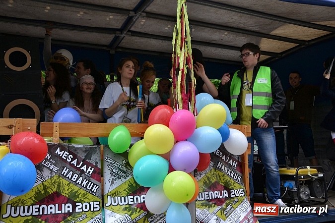 Zdjęcie w galerii na portalu naszraciborz.pl: Juwenalia 2015 - nie było korowodu, był przejazd na zamek wiadomości z regionu