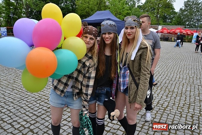 Zdjęcie w galerii na portalu naszraciborz.pl: Juwenalia 2015 - nie było korowodu, był przejazd na zamek wiadomości z regionu