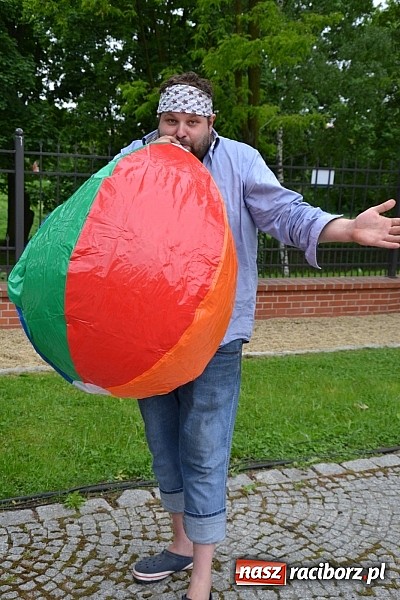 Zdjęcie w galerii na portalu naszraciborz.pl: Juwenalia 2015 - nie było korowodu, był przejazd na zamek wiadomości z regionu