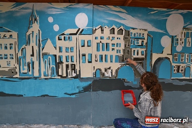 Zdjęcie w galerii na portalu naszraciborz.pl: Juwenalia 2015 - nie było korowodu, był przejazd na zamek wiadomości z regionu