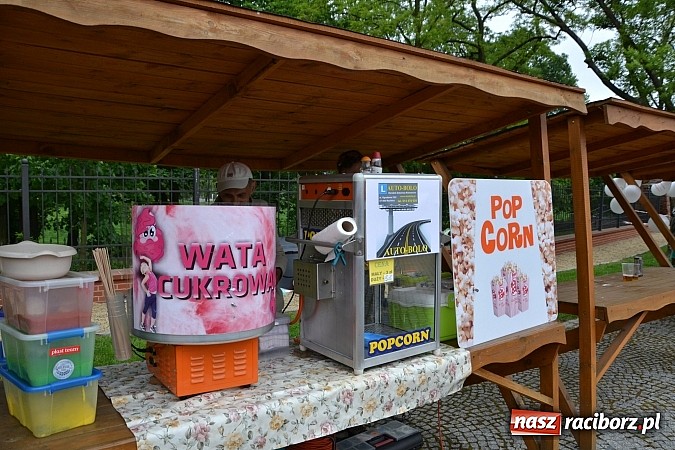 Zdjęcie w galerii na portalu naszraciborz.pl: Juwenalia 2015 - nie było korowodu, był przejazd na zamek wiadomości z regionu