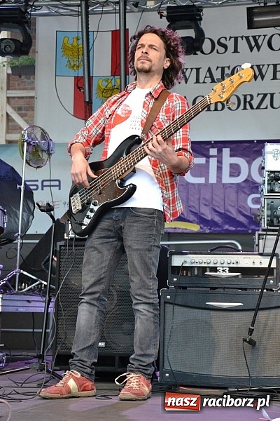 Zdjęcie w galerii na portalu naszraciborz.pl: Juwenalia 2015 - nie było korowodu, był przejazd na zamek wiadomości z regionu