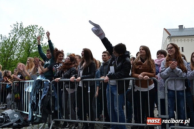 Zdjęcie w galerii na portalu naszraciborz.pl: Juwenalia 2015 - nie było korowodu, był przejazd na zamek wiadomości z regionu