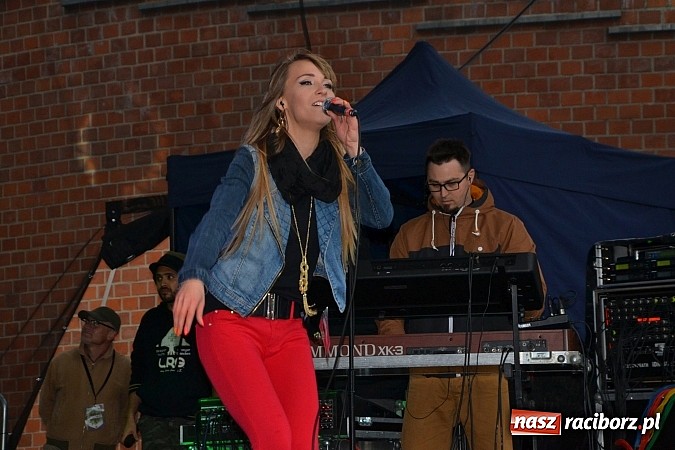 Zdjęcie w galerii na portalu naszraciborz.pl: Juwenalia 2015 - nie było korowodu, był przejazd na zamek wiadomości z regionu