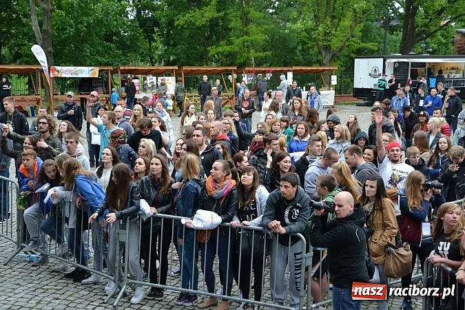 Zdjęcie w galerii na portalu naszraciborz.pl: Juwenalia 2015 - nie było korowodu, był przejazd na zamek wiadomości z regionu