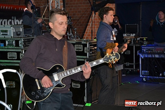 Zdjęcie w galerii na portalu naszraciborz.pl: Juwenalia 2015 - nie było korowodu, był przejazd na zamek wiadomości z regionu