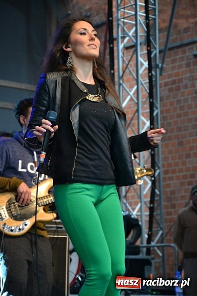 Zdjęcie w galerii na portalu naszraciborz.pl: Juwenalia 2015 - nie było korowodu, był przejazd na zamek wiadomości z regionu