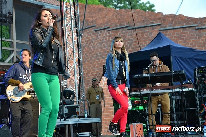 Zdjęcie w galerii na portalu naszraciborz.pl: Juwenalia 2015 - nie było korowodu, był przejazd na zamek wiadomości z regionu