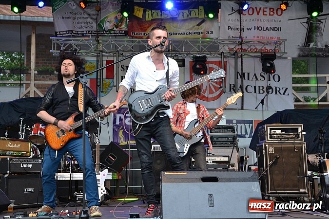 Zdjęcie w galerii na portalu naszraciborz.pl: Juwenalia 2015 - nie było korowodu, był przejazd na zamek wiadomości z regionu