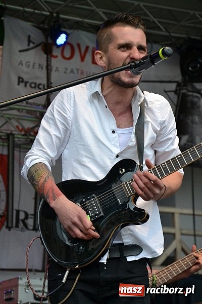 Zdjęcie w galerii na portalu naszraciborz.pl: Juwenalia 2015 - nie było korowodu, był przejazd na zamek wiadomości z regionu