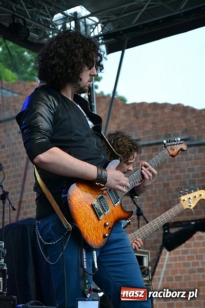 Zdjęcie w galerii na portalu naszraciborz.pl: Juwenalia 2015 - nie było korowodu, był przejazd na zamek wiadomości z regionu