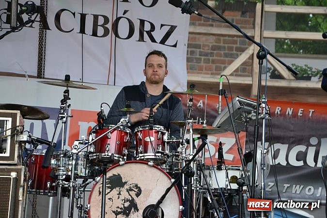 Zdjęcie w galerii na portalu naszraciborz.pl: Juwenalia 2015 - nie było korowodu, był przejazd na zamek wiadomości z regionu