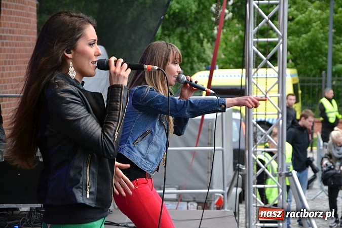 Zdjęcie w galerii na portalu naszraciborz.pl: Juwenalia 2015 - nie było korowodu, był przejazd na zamek wiadomości z regionu