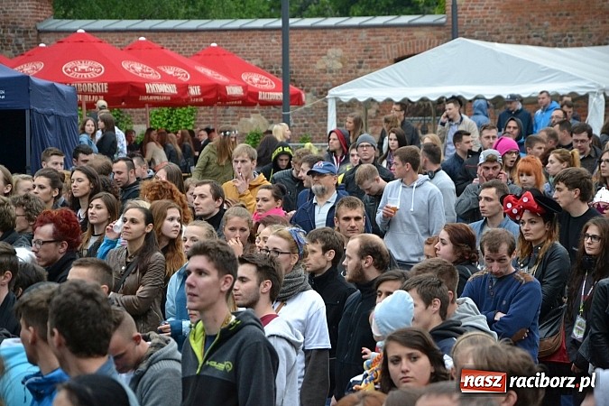 Zdjęcie w galerii na portalu naszraciborz.pl: Juwenalia 2015 - nie było korowodu, był przejazd na zamek wiadomości z regionu