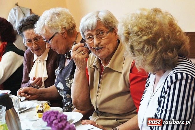 Zdjęcie w galerii na portalu naszraciborz.pl: Kobiety Aktywne z Nędzy świętowały Dzień Matki i Ojca  wiadomości z regionu
