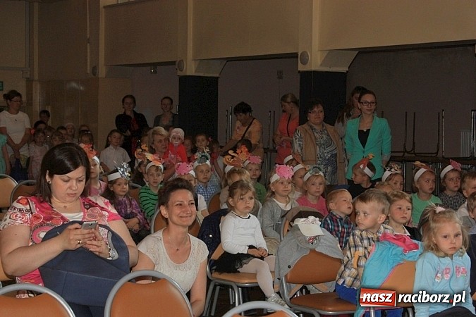 Zdjęcie w galerii na portalu naszraciborz.pl: Gminny Przegląd Zespoł&oacute;w Artystycznych w Krzanowicach wiadomości z regionu