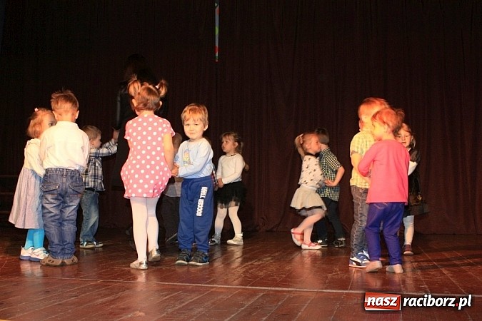 Zdjęcie w galerii na portalu naszraciborz.pl: Gminny Przegląd Zespoł&oacute;w Artystycznych w Krzanowicach wiadomości z regionu