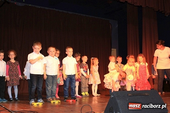 Zdjęcie w galerii na portalu naszraciborz.pl: Gminny Przegląd Zespoł&oacute;w Artystycznych w Krzanowicach wiadomości z regionu