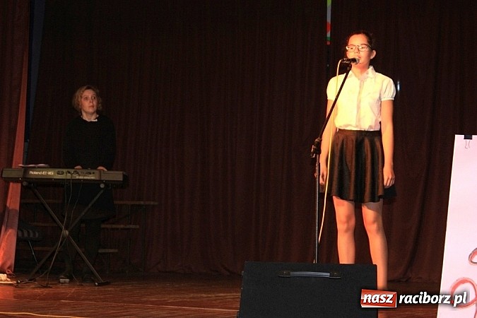 Zdjęcie w galerii na portalu naszraciborz.pl: Gminny Przegląd Zespoł&oacute;w Artystycznych w Krzanowicach wiadomości z regionu