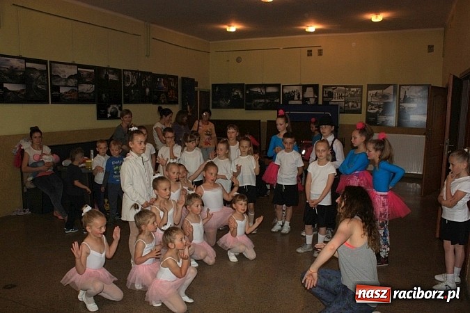 Zdjęcie w galerii na portalu naszraciborz.pl: Gminny Przegląd Zespoł&oacute;w Artystycznych w Krzanowicach wiadomości z regionu