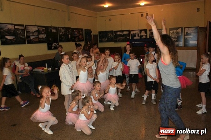 Zdjęcie w galerii na portalu naszraciborz.pl: Gminny Przegląd Zespoł&oacute;w Artystycznych w Krzanowicach wiadomości z regionu