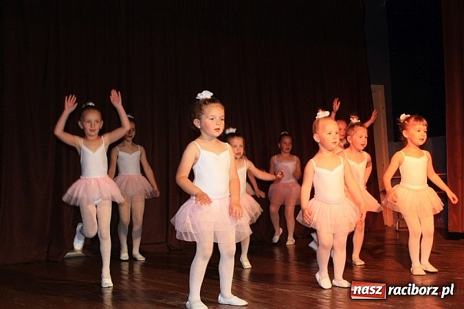 Zdjęcie w galerii na portalu naszraciborz.pl: Gminny Przegląd Zespoł&oacute;w Artystycznych w Krzanowicach wiadomości z regionu