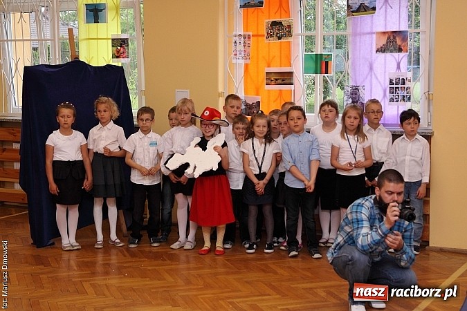 Zdjęcie w galerii na portalu naszraciborz.pl: Nie ma mniej lub bardziej ważnej kulturowości – Dzień Różnorodności Kulturowej w SP 5  wiadomości z regionu