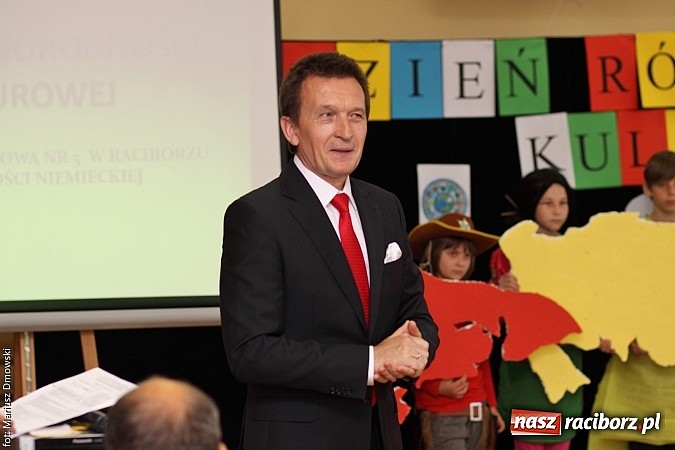 Zdjęcie w galerii na portalu naszraciborz.pl: Nie ma mniej lub bardziej ważnej kulturowości – Dzień Różnorodności Kulturowej w SP 5  wiadomości z regionu