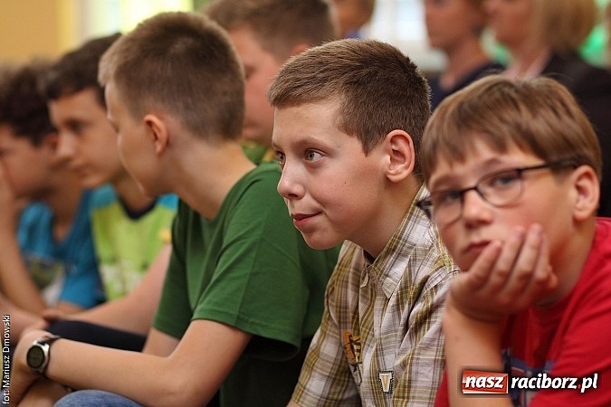 Zdjęcie w galerii na portalu naszraciborz.pl: Nie ma mniej lub bardziej ważnej kulturowości – Dzień Różnorodności Kulturowej w SP 5  wiadomości z regionu