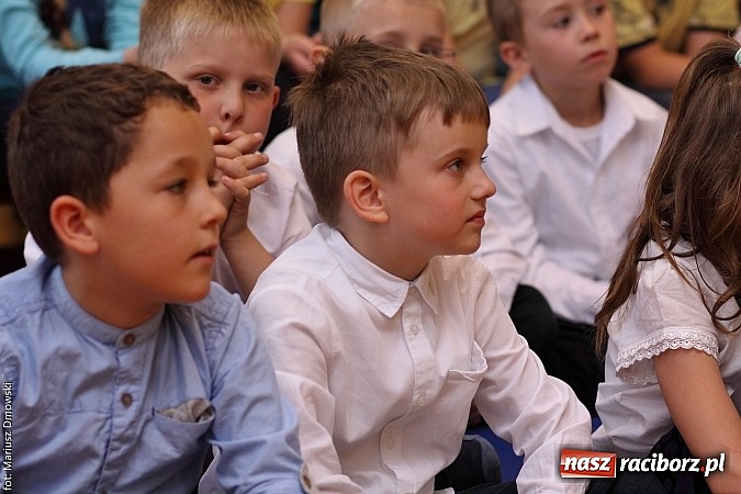 Zdjęcie w galerii na portalu naszraciborz.pl: Nie ma mniej lub bardziej ważnej kulturowości – Dzień Różnorodności Kulturowej w SP 5  wiadomości z regionu